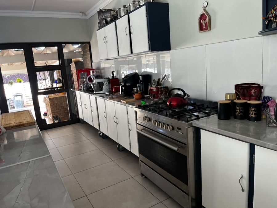 3 Bedroom Property for Sale in Flamwood North West